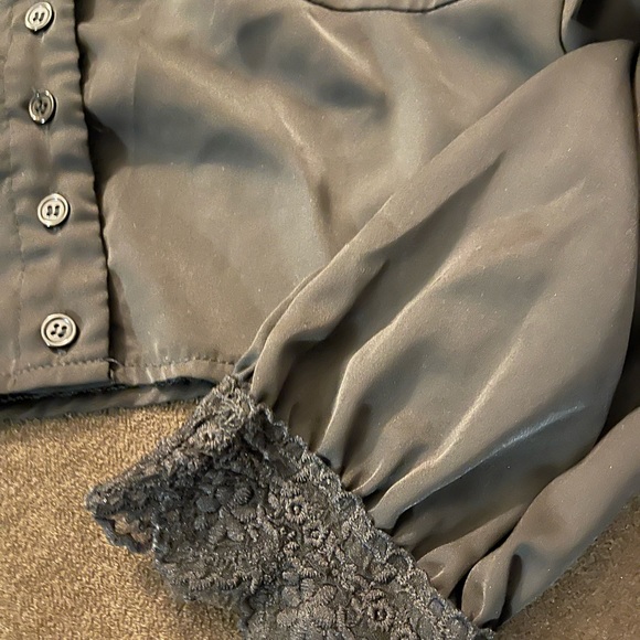 CROP BUTTON UP SHIRT - Picture 3 of 3